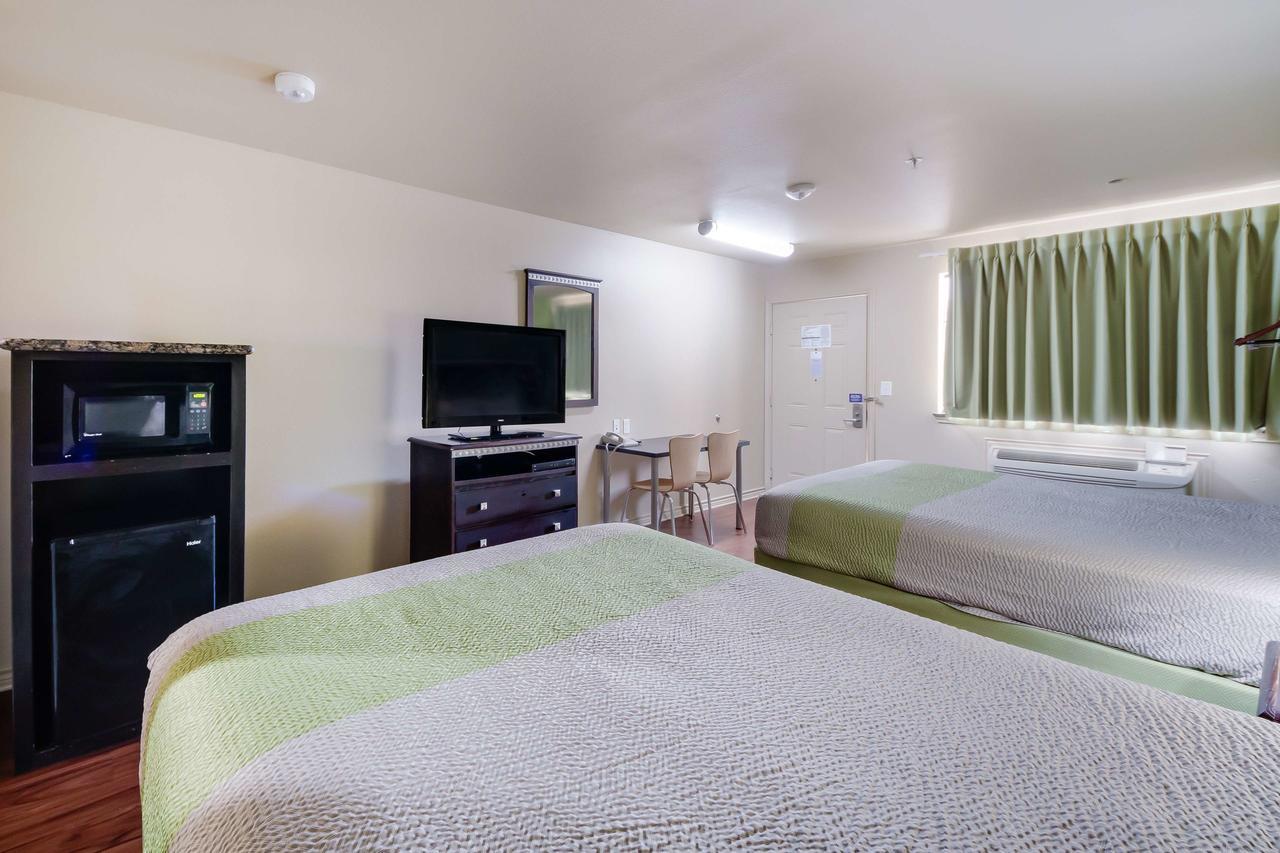 Motel 6 Floresville Luaran gambar