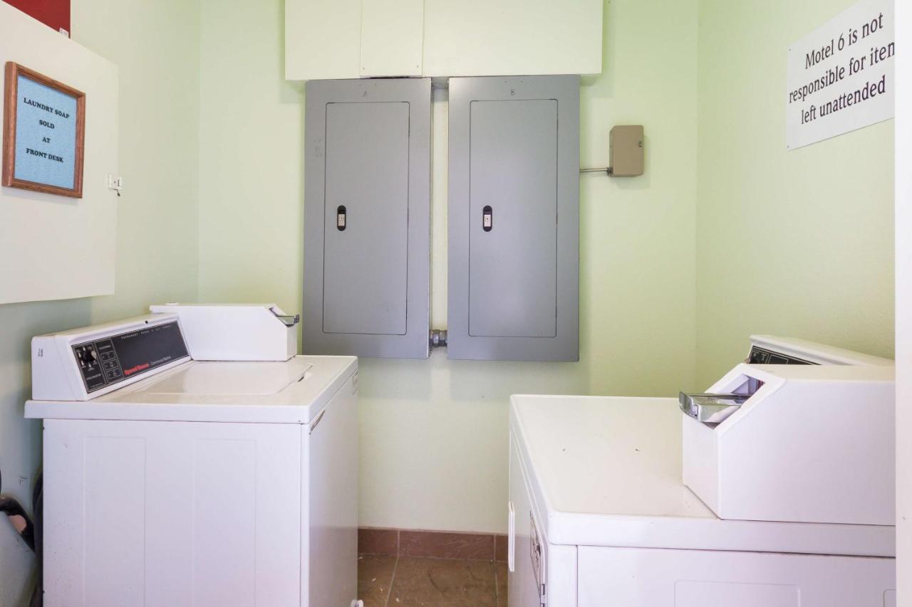 Motel 6 Floresville Luaran gambar